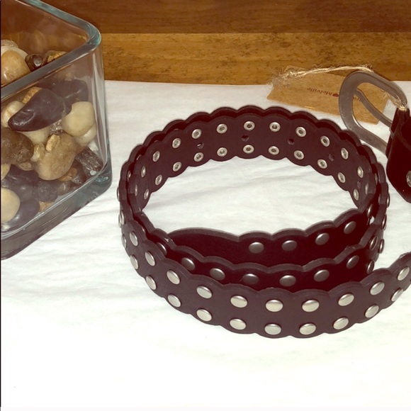 Brandy Melville Olivia stud belt - Picture 6 of 6
